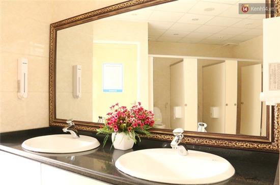 Cận cảnh độ sang chảnh của nhà vệ sinh công cộng 5 sao miễn phí mới toanh ở Đà Nẵng - Ảnh 10.