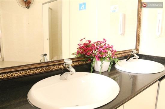 Cận cảnh độ sang chảnh của nhà vệ sinh công cộng 5 sao miễn phí mới toanh ở Đà Nẵng - Ảnh 14.