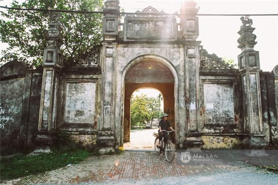 Ít ai biết ở gần Hà Nội có ngôi làng cổ hơn 200 năm tuổi, đẹp như tranh! - Ảnh 2.
