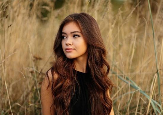 Co gai goc Viet xinh dep noi tieng cong dong mang hinh anh 2