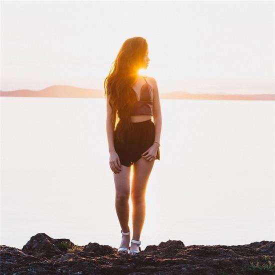 Co gai goc Viet xinh dep noi tieng cong dong mang hinh anh 3