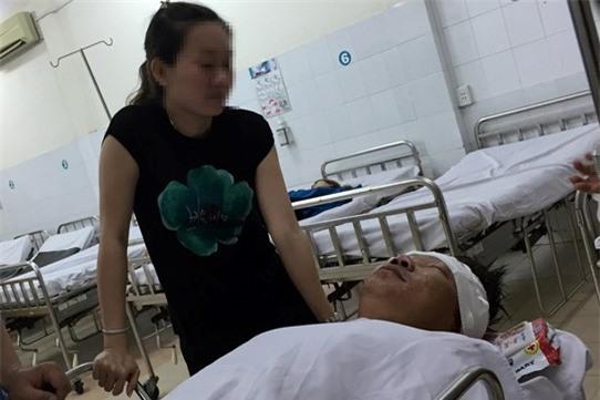 Truy tim thanh nien chem nguoi tai benh vien hinh anh 1