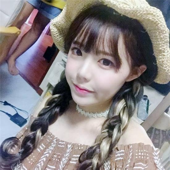 ngo-ngang-9x-tre-nhu-hoc-sinh-cap-2-da-la-me-cua-2-con (7)-aeaf4