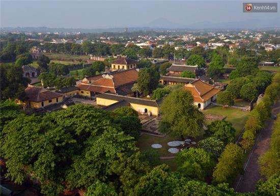 Clip: Trải nghiệm độc đáo - bay trên Kinh thành Huế bằng khinh khí cầu - Ảnh 12.