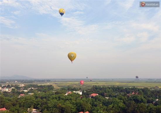 Clip: Trải nghiệm độc đáo - bay trên Kinh thành Huế bằng khinh khí cầu - Ảnh 16.