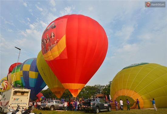 Clip: Trải nghiệm độc đáo - bay trên Kinh thành Huế bằng khinh khí cầu - Ảnh 6.