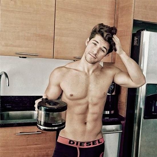 Chùm ảnh: Soái ca 6 múi vào bếp khiến các chị em phát cuồng - Ảnh 5.