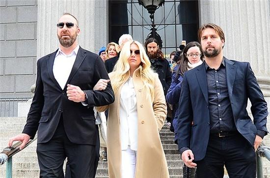 Kesha tim luat su moi trong vu kien voi Dr. Luke hinh anh 1
