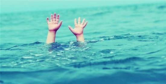[NÓNG] 4 nữ sinh tử vong thương tâm khi tắm biển ở Khánh Hòa