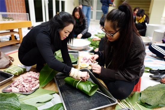 Vi sao ca nuong Kieu Anh duoc me chong thuong nhu con gai? hinh anh 2