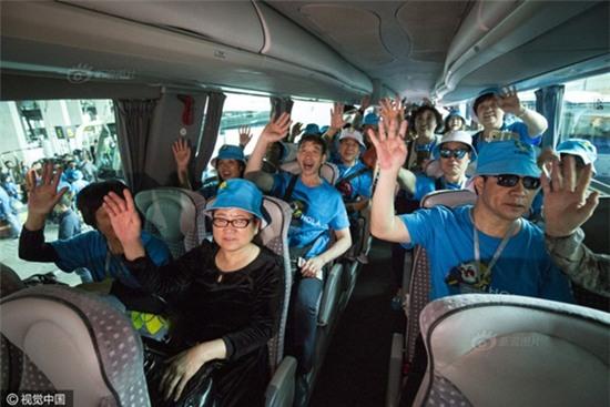 ong-chu-cho-nhan-vien-di-nghi-mat