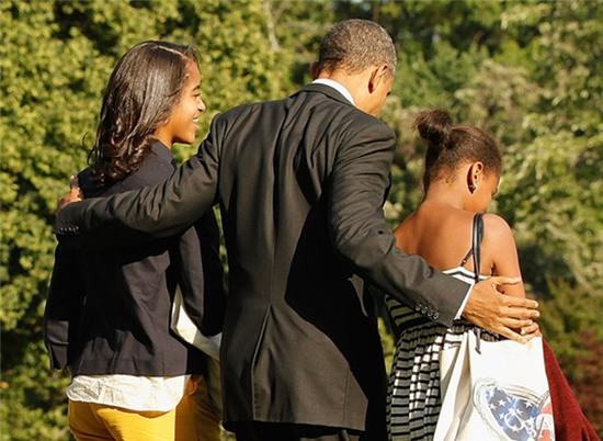 Cuộc sống giản dị đầy kinh ngạc của 2 nàng công chúa nhà Obama - Ảnh 15.