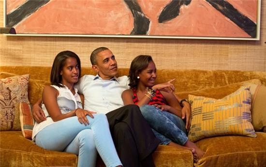 Cuộc sống giản dị đầy kinh ngạc của 2 nàng công chúa nhà Obama - Ảnh 19.
