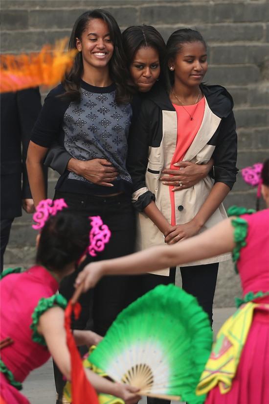 Cuộc sống giản dị đầy kinh ngạc của 2 nàng công chúa nhà Obama - Ảnh 9.