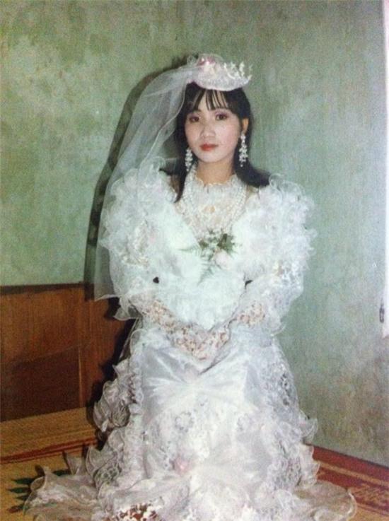 Nhìn ảnh ngày xưa với bây giờ mới thấy mẹ chúng ta đã hi sinh tuổi thanh xuân thế nào