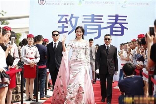 le tot nghiep sieu hoanh trang cua sv hang khong hinh anh 4