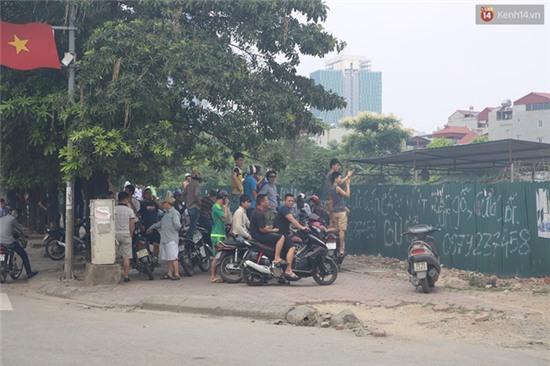 Chùm ảnh: Dở khóc dở cười cảnh nhiệt tình hóng biến của người Việt - Ảnh 1.