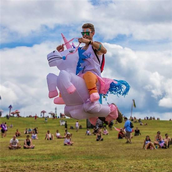 dung bao gio dua voi cac chi em nhe hinh anh 4