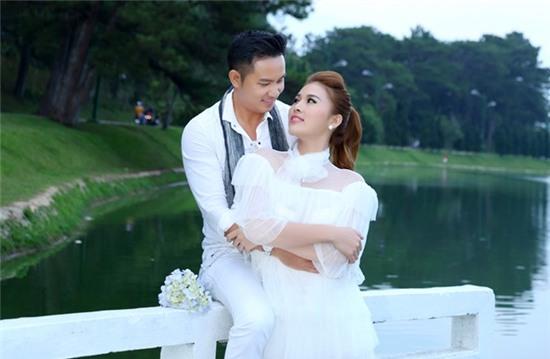 Thiên Bảo là một trong những cặp đôi đình đám nhất showbiz Việt hiện nay, và bộ ảnh cưới của họ chính là minh chứng rõ ràng cho tình yêu đẹp của họ. Không thể bỏ qua những hình ảnh ý nghĩa và đầy cảm xúc này.