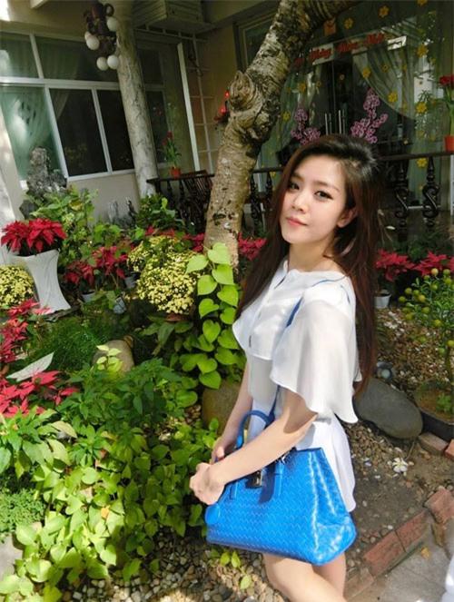 kho-hang-hieu-do-so-cua-em-gai-ong-cao-thang-12