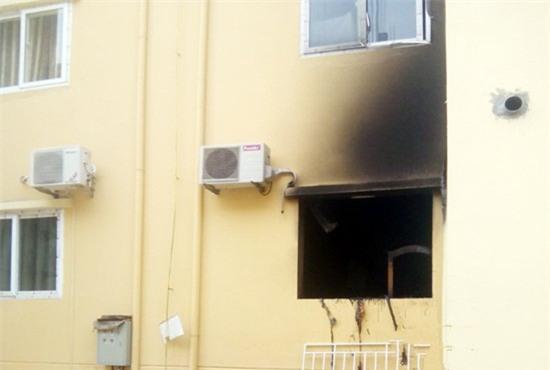 Vụ nổ khiến 2 người chết ở Lào Cai: Nguyên nhân do dùng xăng để tự sát - Ảnh 1.