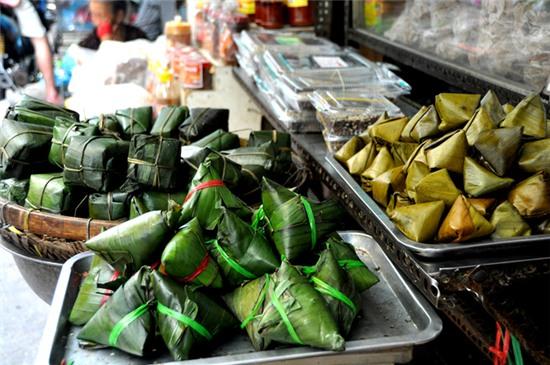 Một vòng chợ xứ Quảng Sài Gòn, kiếm đủ đồ ăn ngon