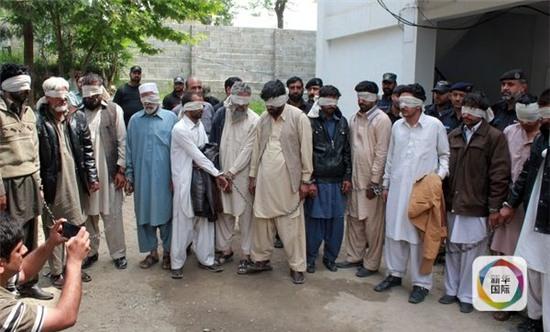 hành quyết, danh dự, gia tộc, lệ làng, hủ tục, phong kiến, mê tín