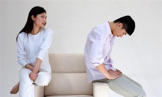 đàn ông hèn, chu cấp cho bạn trai, gái 30, gái ế