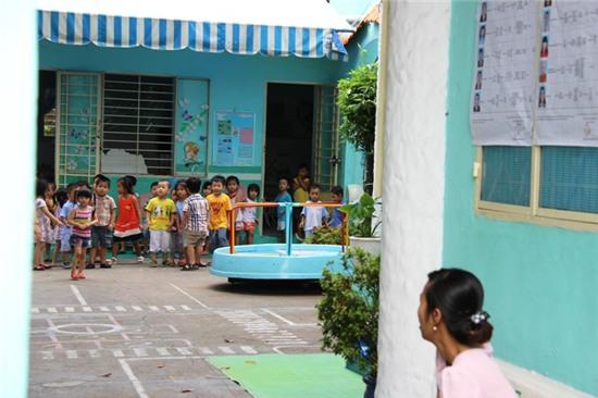 sập cần cẩu, trường mầm non, học sinh