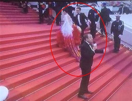 Sao nu Hoa ngu bi 'duoi kheo' ngay truoc ong kinh tai Cannes hinh anh 3