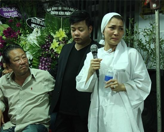 Dam Vinh Hung, Quang Le den vieng bo Hong Ngoc hinh anh 13