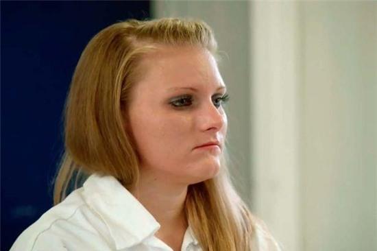 Nu sinh chu muu vu giet 4 nguoi than khi bi cam yeu hinh anh 3