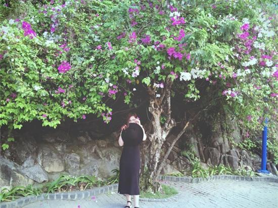 Chụp ảnh tự sướng toe toét giờ đã lỗi thời, bây giờ phải