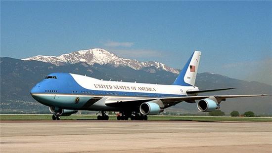 Air Force One cua Tong thong Obama den VN rang sang 23/5 hinh anh 1