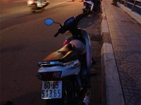 Bỏ lại người thân trên cầu nữ sinh nhảy xuống sông Đồng Nai tự tử - Ảnh 2.