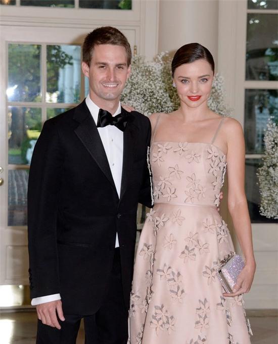 Miranda Kerr long lay ben bo ty phu an toi o Nha Trang hinh anh 2