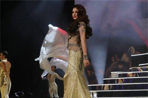 Lộ diện hoa hậu chuyển giới xinh nhất Thái Lan