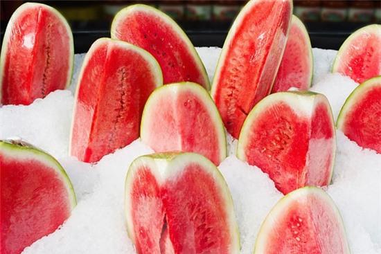 Lợi bất cập hại khi ăn dưa hấu nếu không biết những điều này - Ảnh 2.
