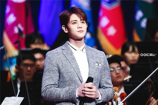 B2ST bị bỏ bê, Yoseob công khai đá đểu Cube trên Twitter - Ảnh 1.