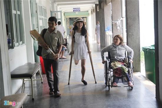 Nu sinh bi cua chan van uoc mo thi vao nganh cong an hinh anh 1