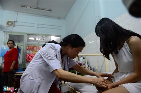 Nu sinh bi cua chan van uoc mo thi vao nganh cong an hinh anh 7