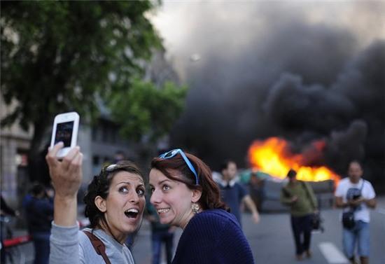 tinh than "tu suong" cua chi em o khap moi noi hinh anh 11