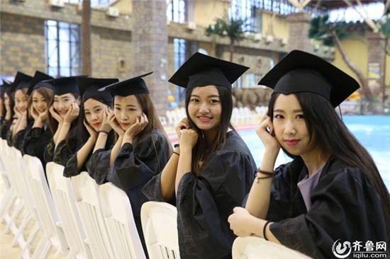 Chụp ảnh kỷ yếu với bikini - trào lưu mới của nữ sinh Trung Quốc? - Ảnh 8.