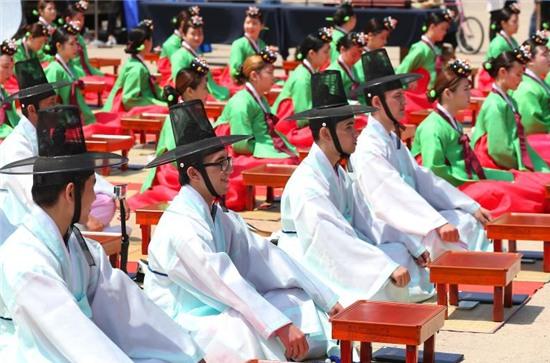 Lễ trưởng thành đánh dấu tuổi 20 tươi đẹp của giới trẻ Hàn Quốc