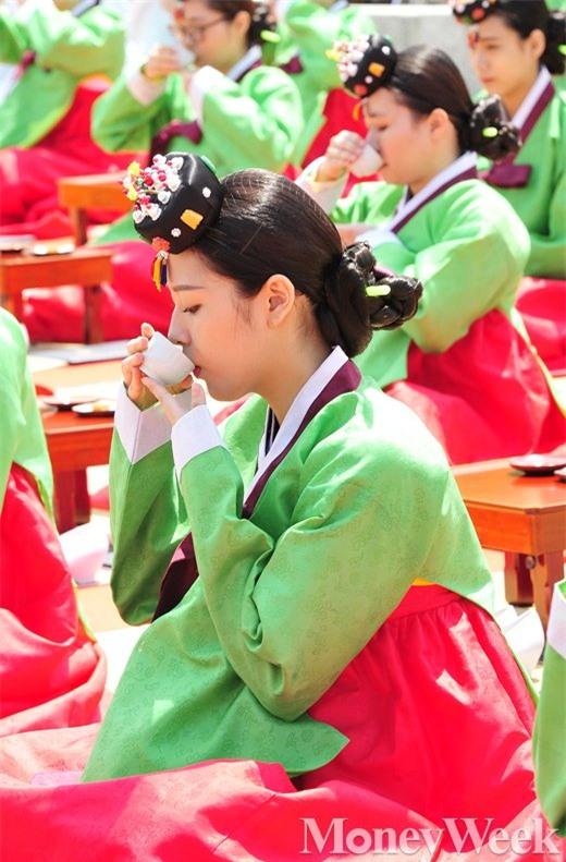 Lễ trưởng thành đánh dấu tuổi 20 tươi đẹp của giới trẻ Hàn Quốc