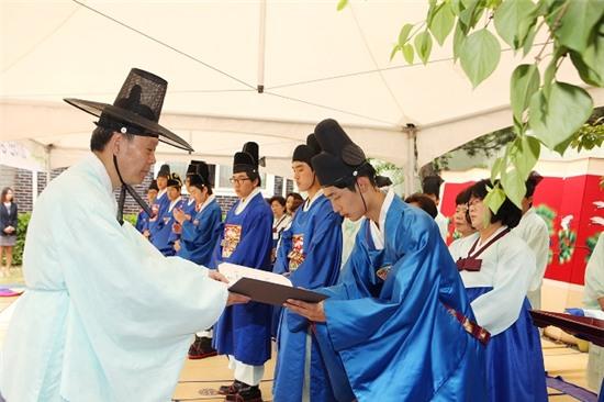 Lễ trưởng thành đánh dấu tuổi 20 tươi đẹp của giới trẻ Hàn Quốc