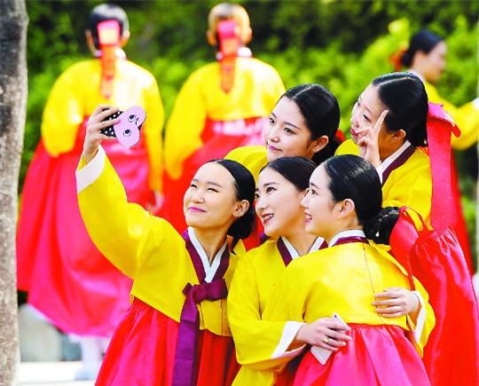 Lễ trưởng thành đánh dấu tuổi 20 tươi đẹp của giới trẻ Hàn Quốc