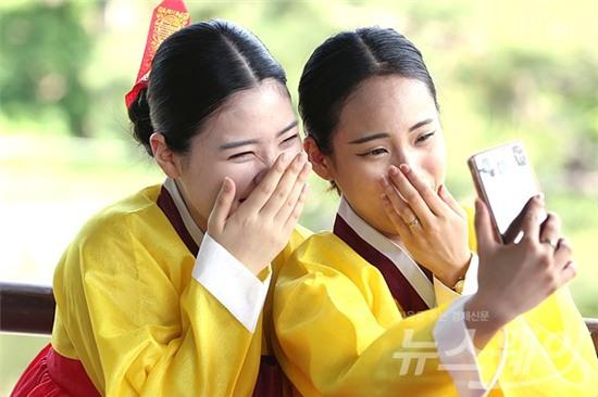 Lễ trưởng thành đánh dấu tuổi 20 tươi đẹp của giới trẻ Hàn Quốc