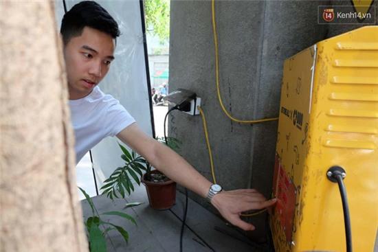 Cận cảnh những trạm sạc xe đạp điện miễn phí đầu tiên ở Hà Nội - Ảnh 5.