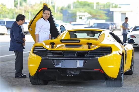 Ban trai thieu gia cua Midu tau sieu xe trieu do hinh anh 3